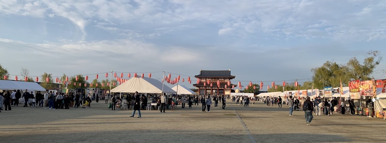 朱雀大路のなら奈良まつりの遠景写真